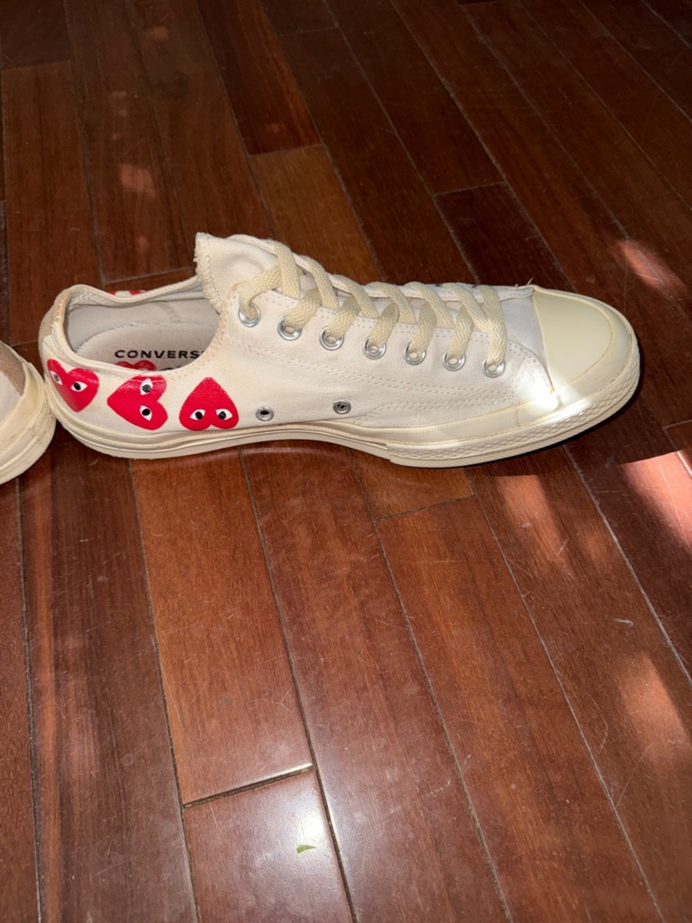 Converse Cream Low-Top Play Heart Accents - Picture 7 of 10
